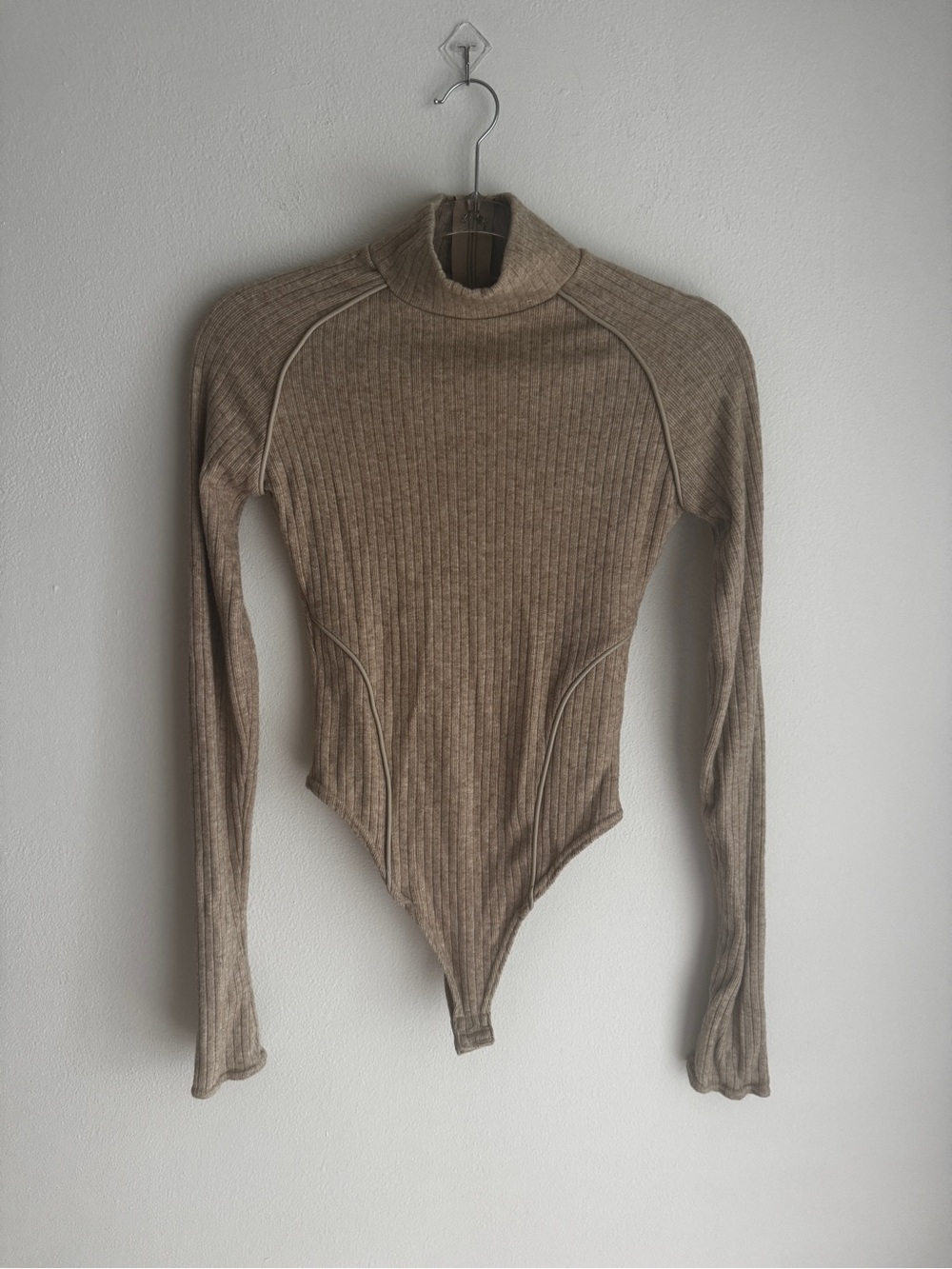 Maniere De Voir Long Sleeve Piper Knit Beige Bodysuit - Size US 6